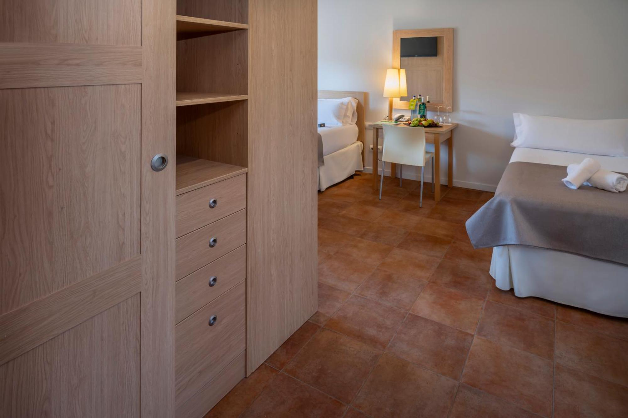 Hotel & Resort Vilar Rural D'Arnes By Serhs Hotels Sant Carlos de la Ràpita Habitación foto