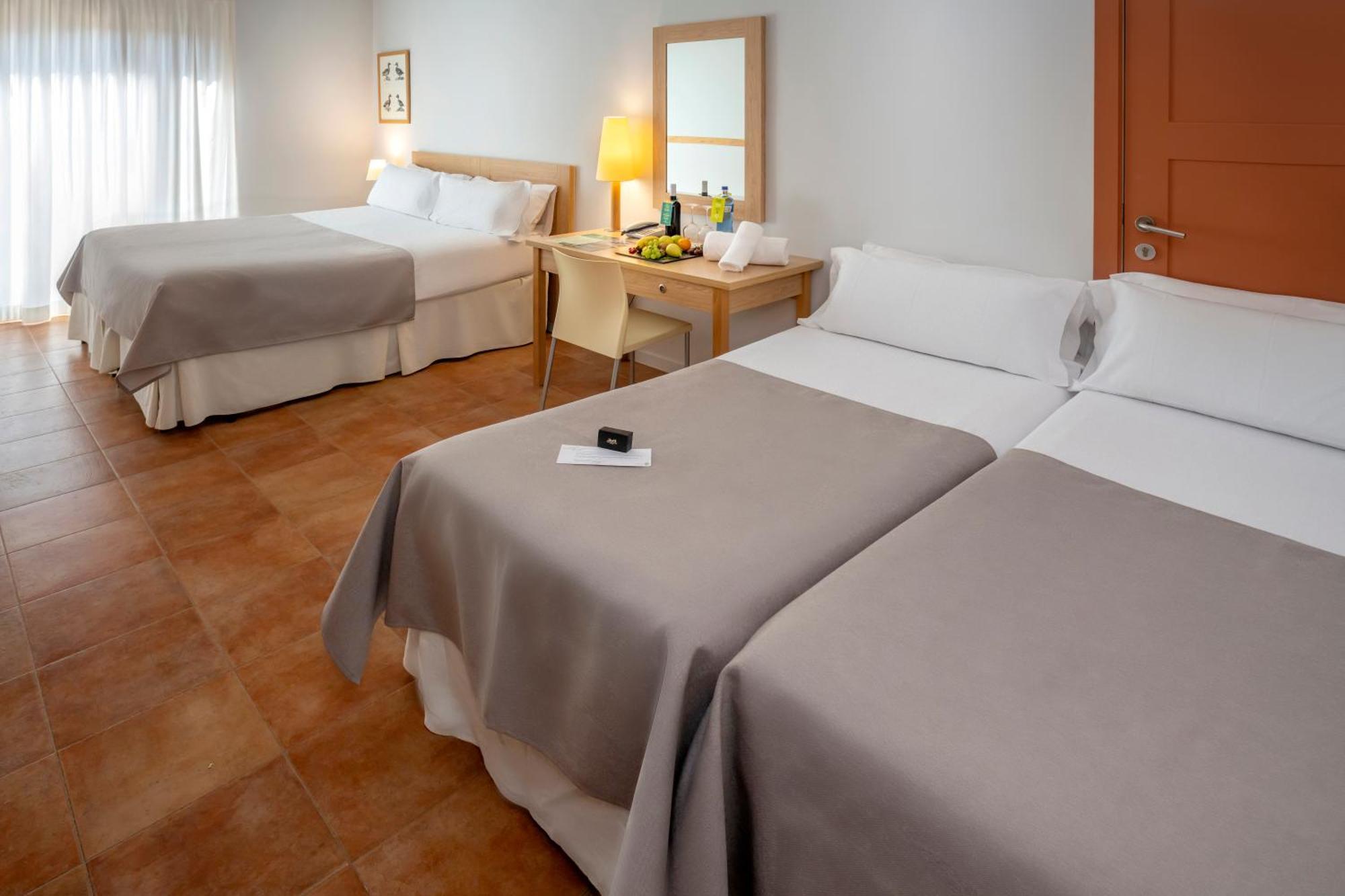 Hotel & Resort Vilar Rural D'Arnes By Serhs Hotels Sant Carlos de la Ràpita Habitación foto